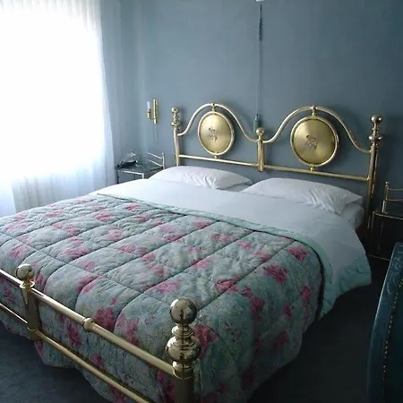 Hotel Hennesburg 3*