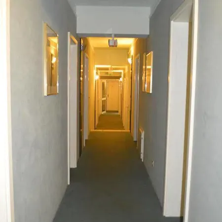 Hotel Hennesburg 3*